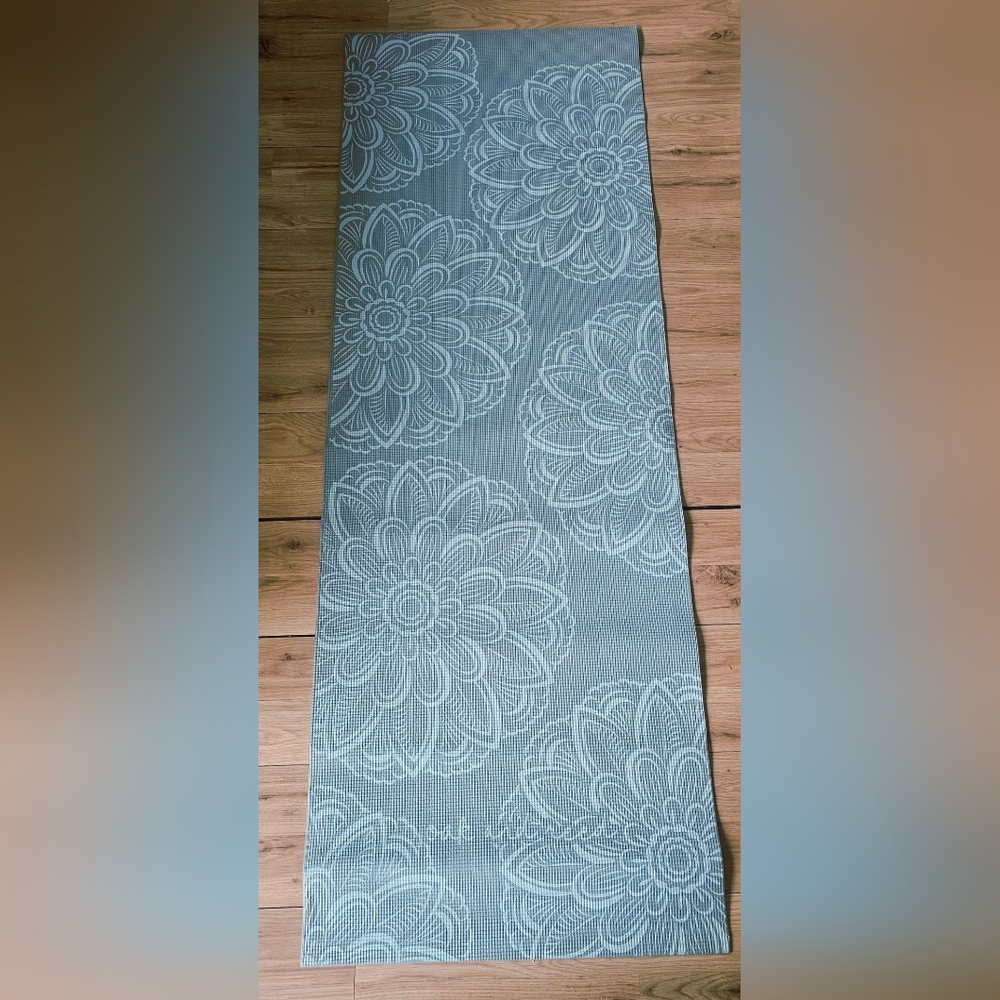 FLORAL PATTERN YOGA MAT